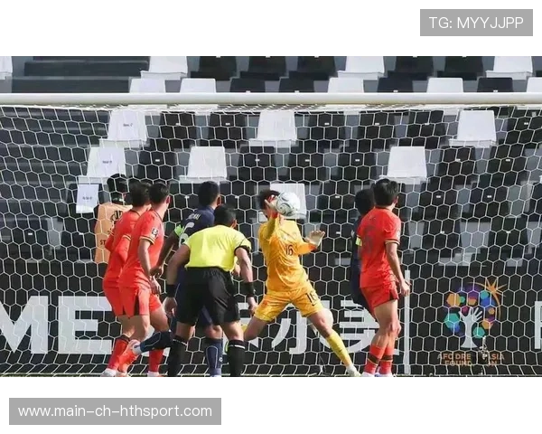 门将参与控球缓解前场压力，门将参与控球缓解前场压力的动作