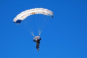 华体会网页登录入口-《FIFA》线上友谊赛火爆进行，职业选手比拼技艺，fifa线上友谊赛邀请